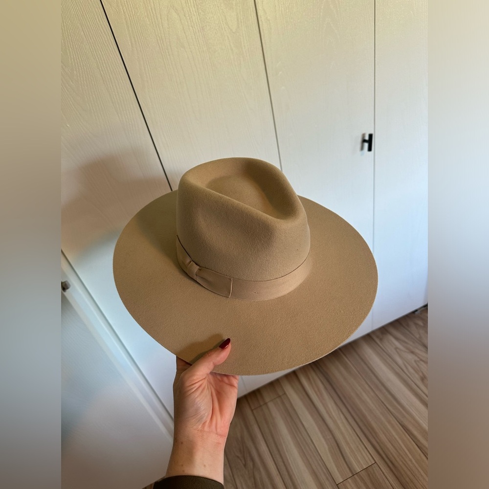 NWT Urban Outfitters Tan Wide Brim Hat